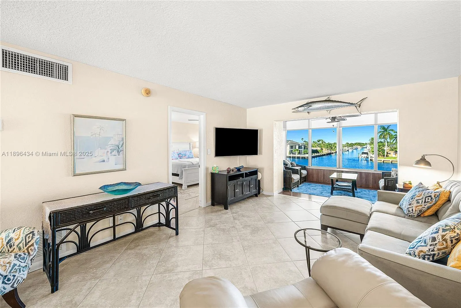 901 N Riverside Dr, #3D