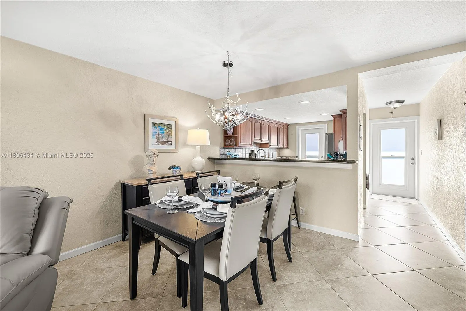 901 N Riverside Dr, #3D