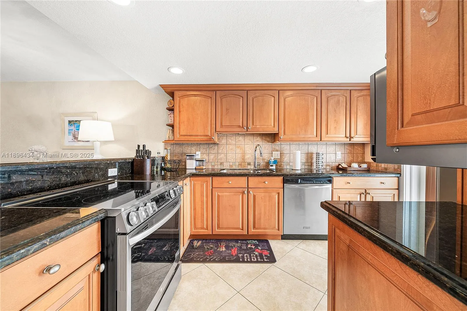 901 N Riverside Dr, #3D
