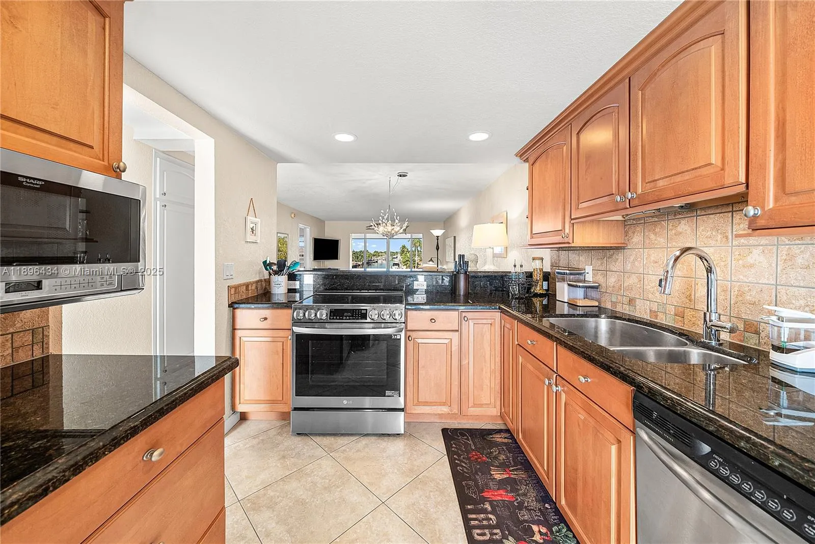 901 N Riverside Dr, #3D
