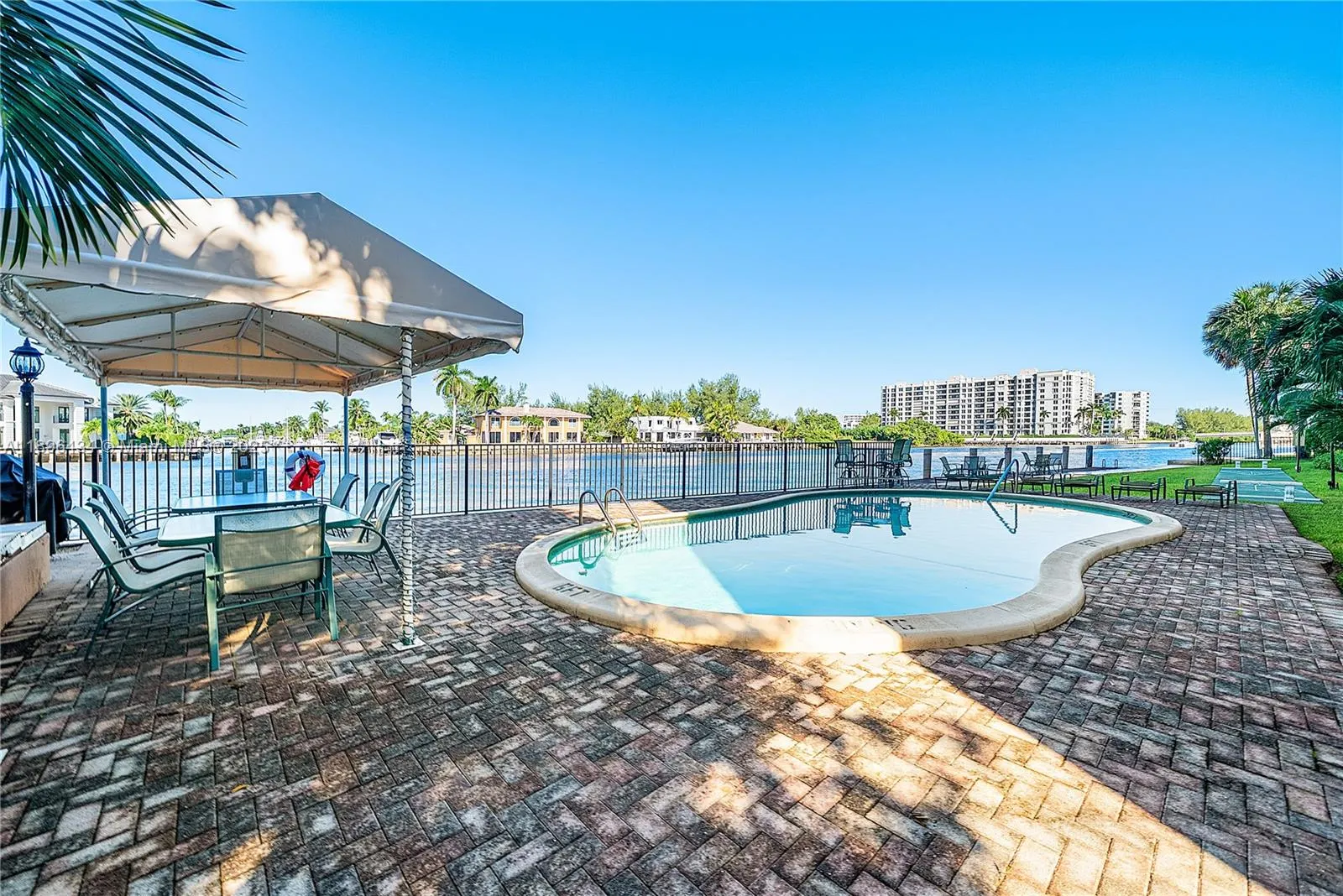 901 N Riverside Dr, #3D