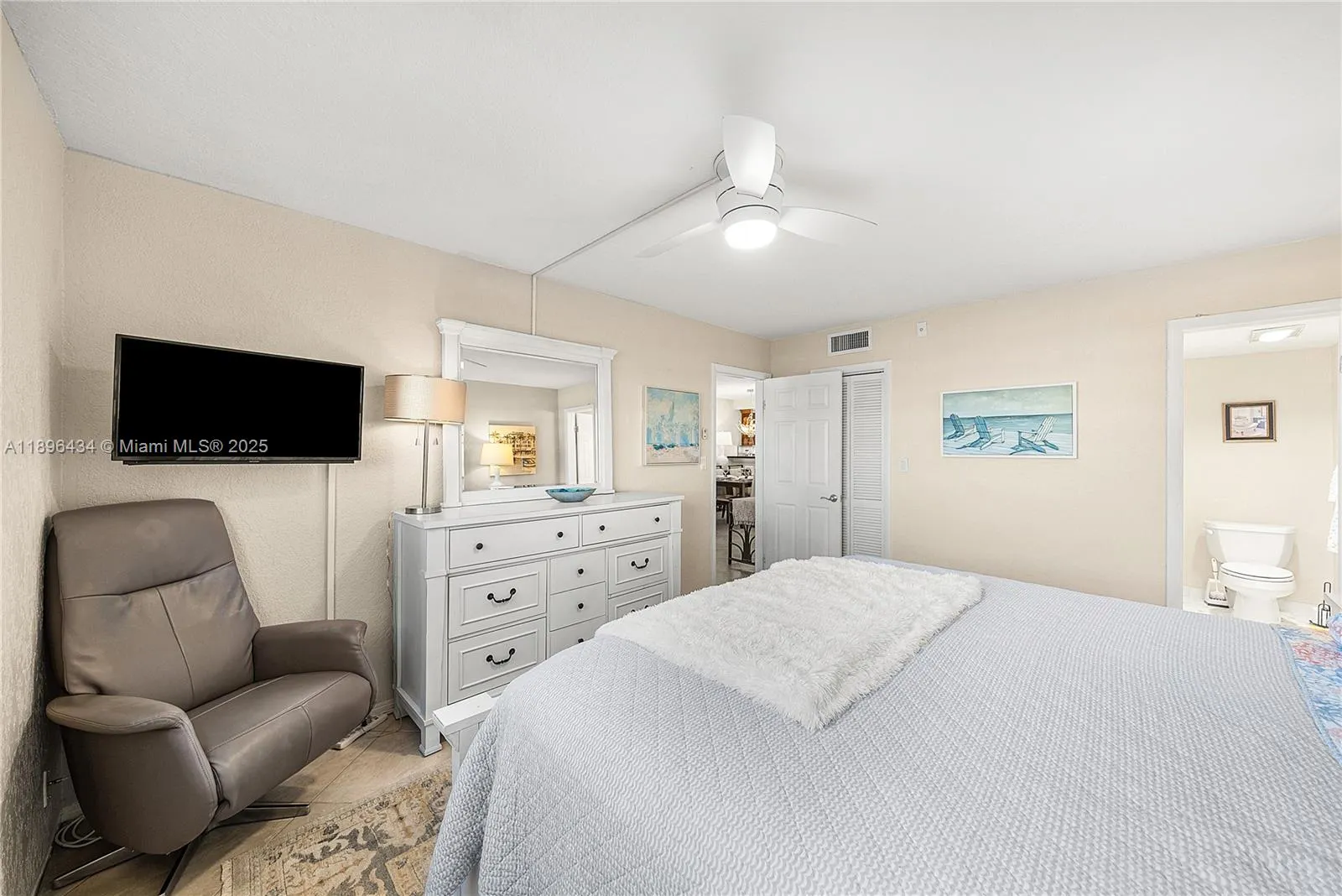 901 N Riverside Dr, #3D