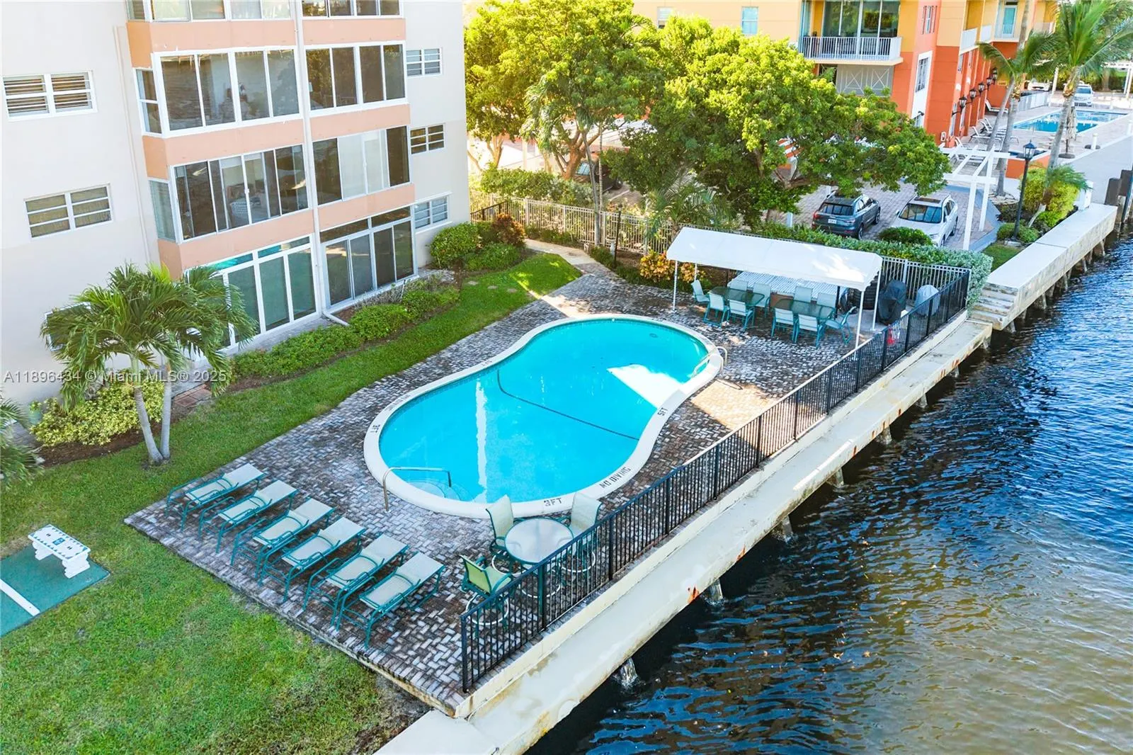 901 N Riverside Dr, #3D