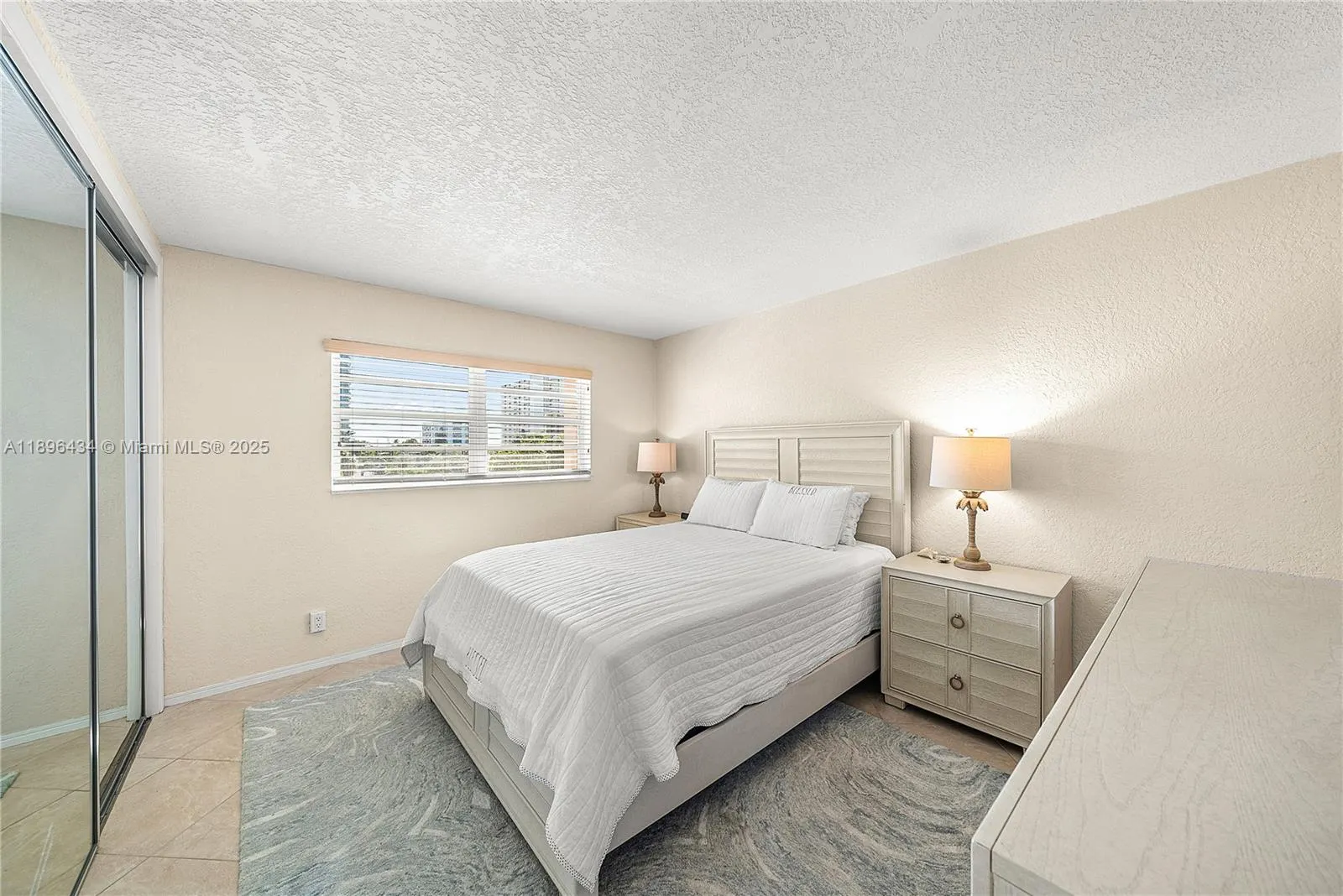 901 N Riverside Dr, #3D