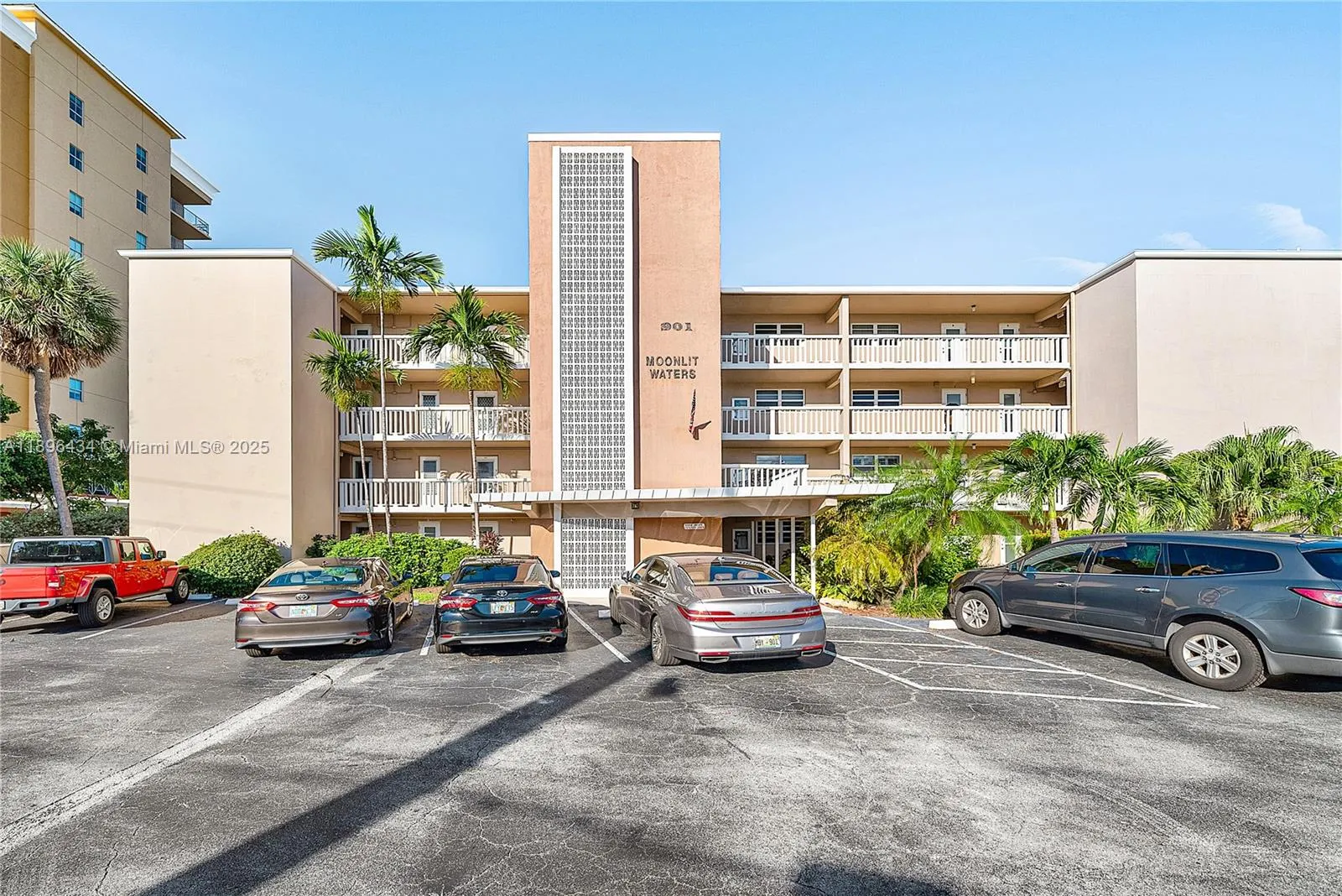 901 N Riverside Dr, #3D
