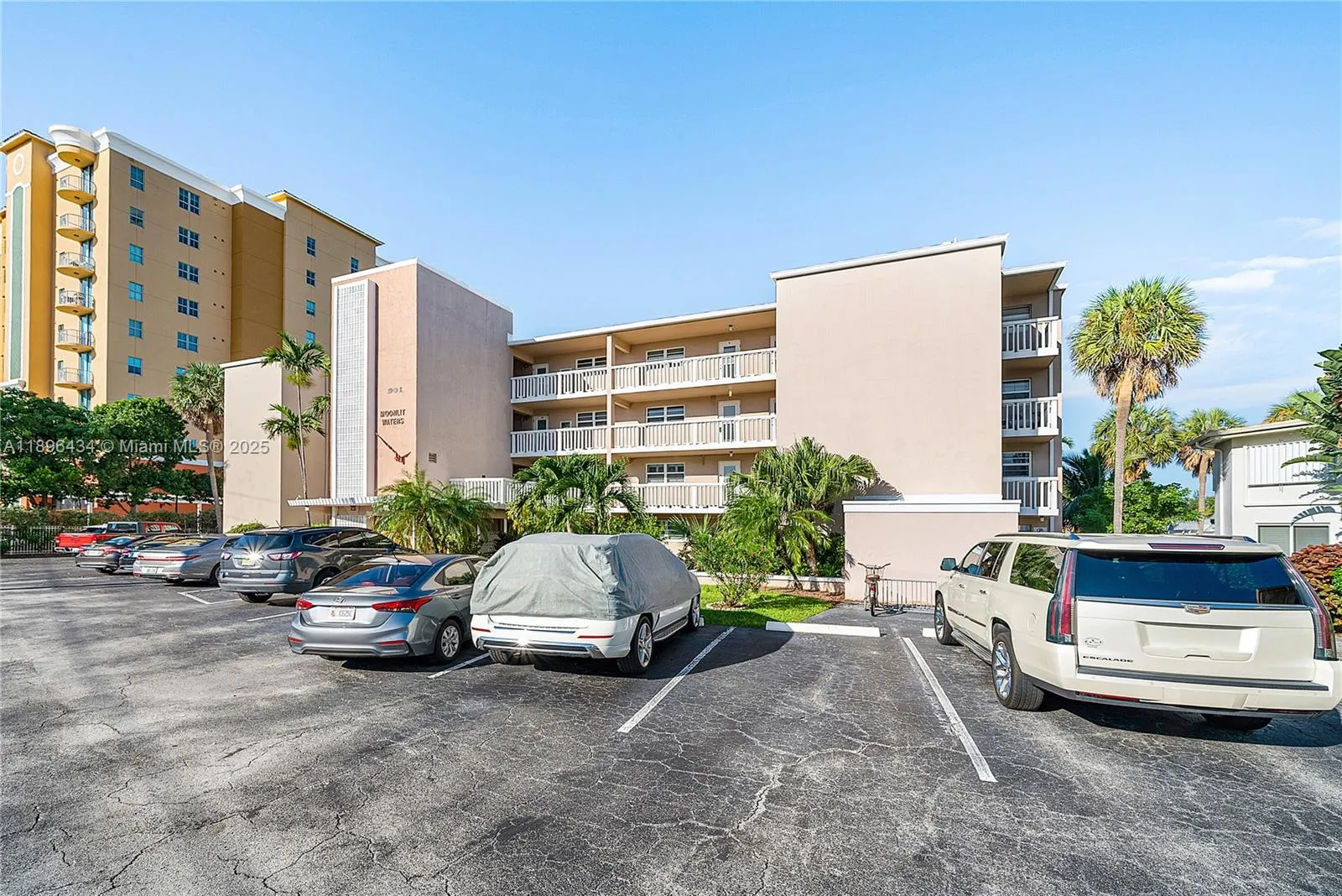 901 N Riverside Dr, #3D