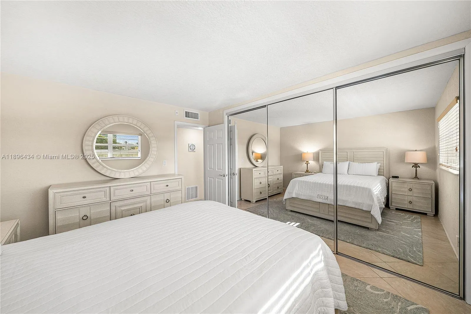 901 N Riverside Dr, #3D