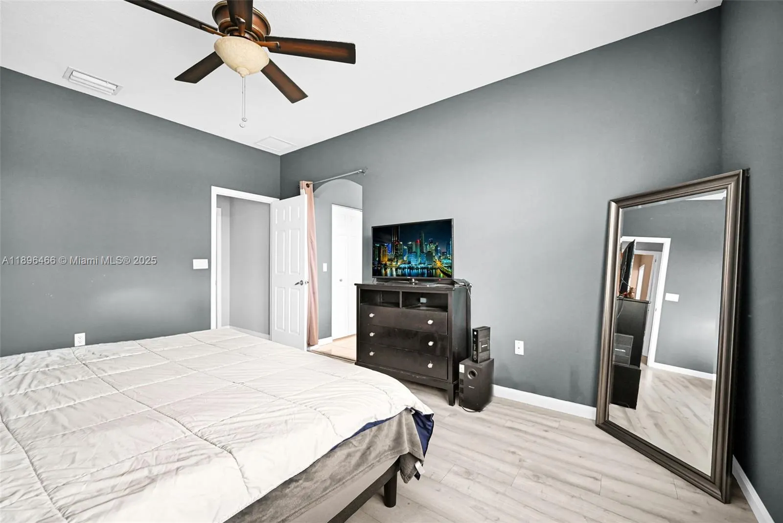5844 Siena Ln