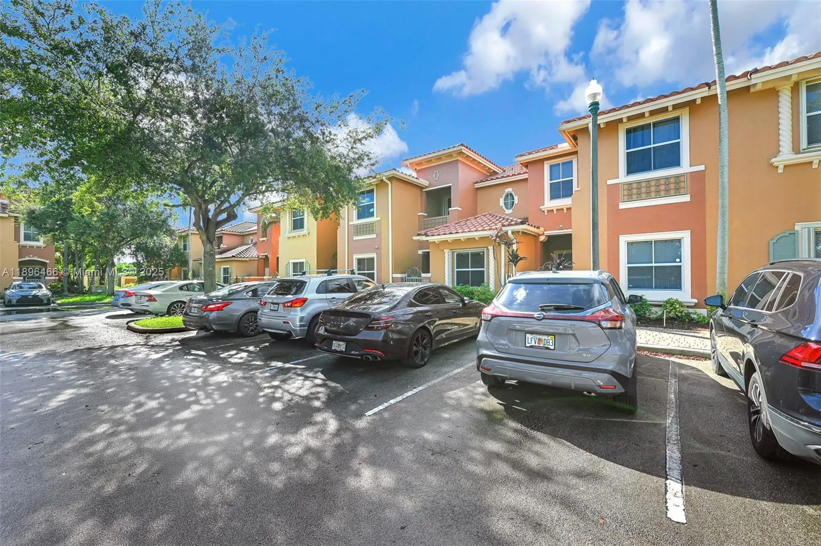 5844 Siena Ln