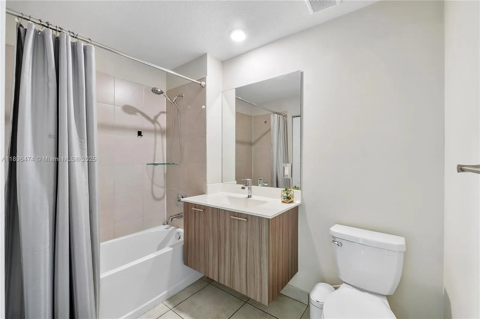 8301 NW 41st St, #B-102