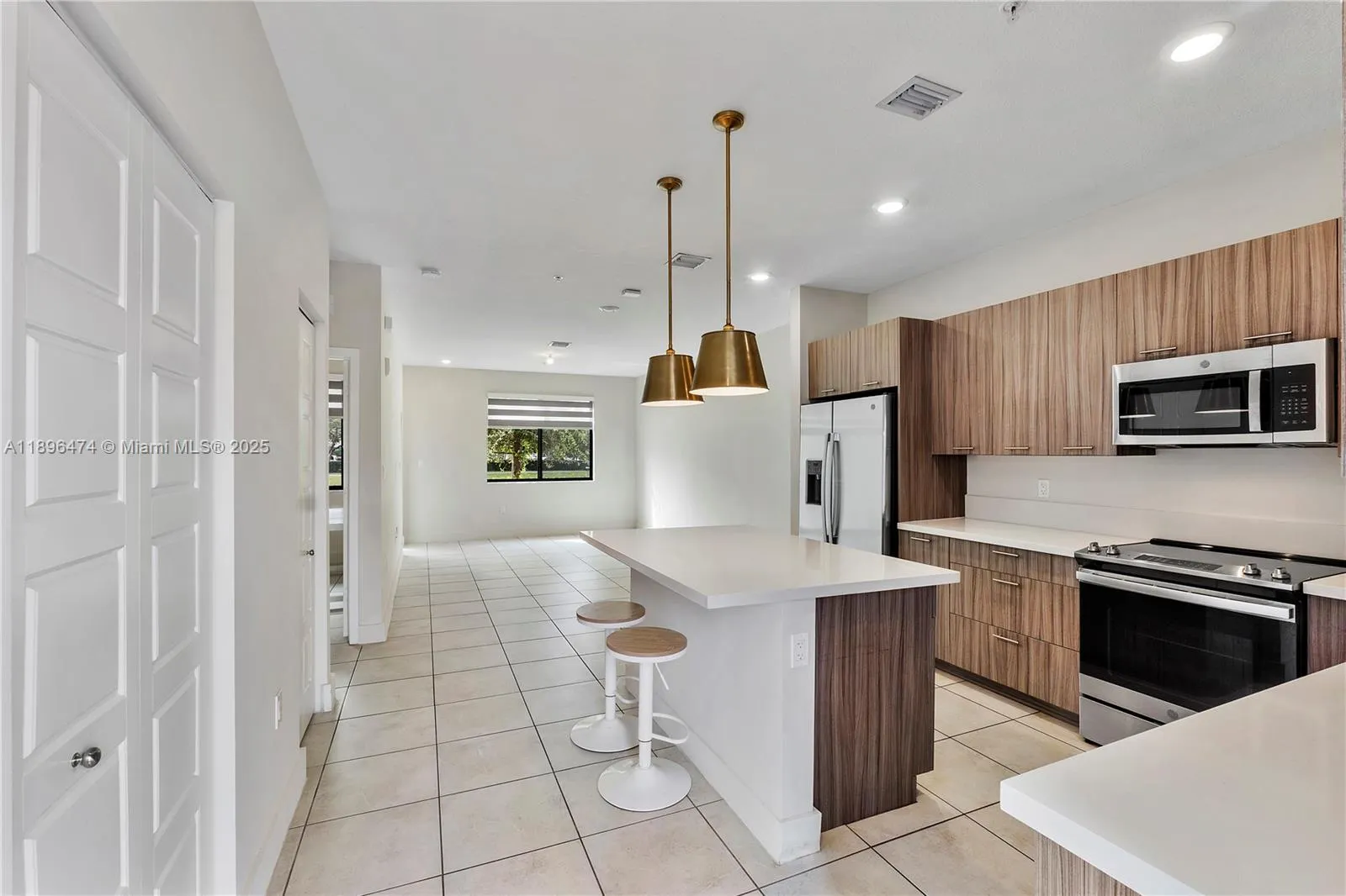 8301 NW 41st St, #B-102