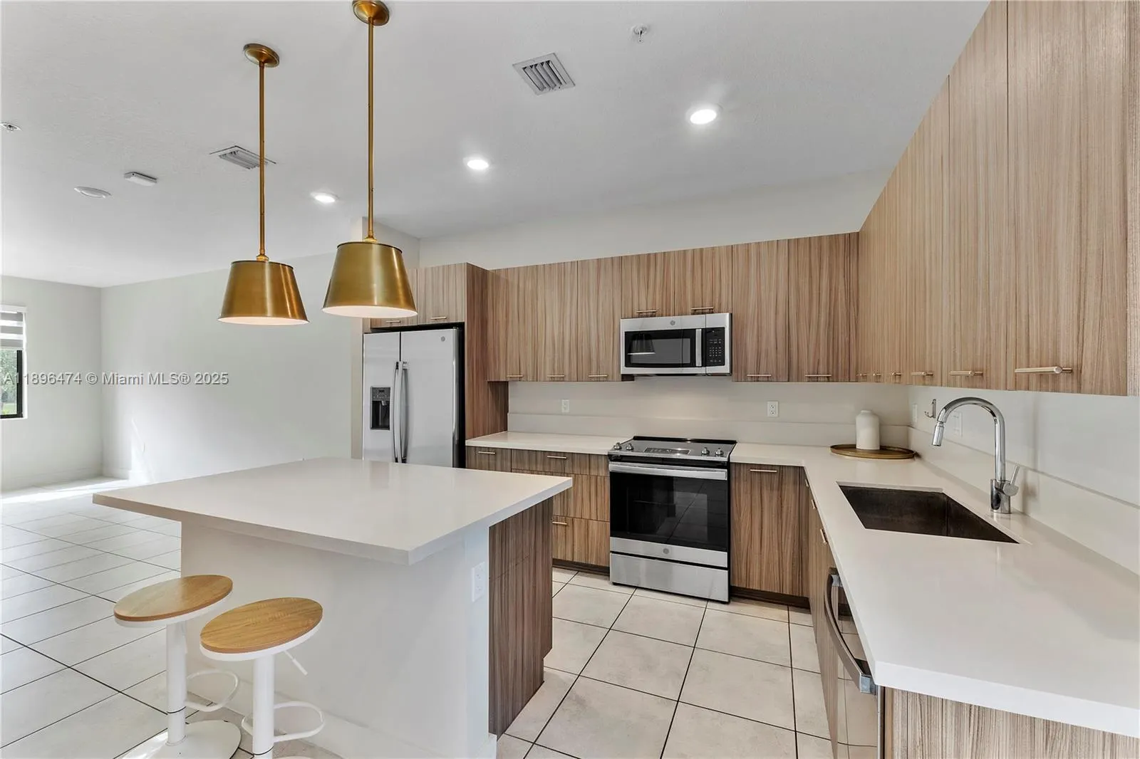 8301 NW 41st St, #B-102