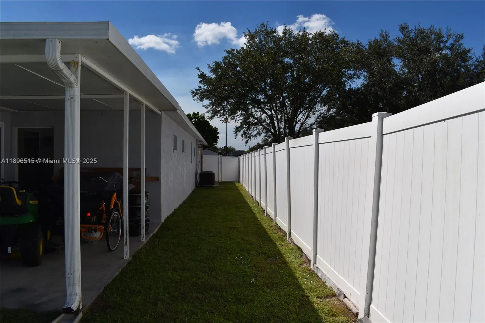 15639 SPRING LINE LN