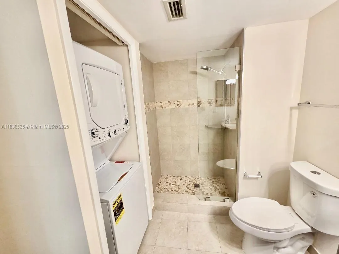 16168 Laurel Dr, #201