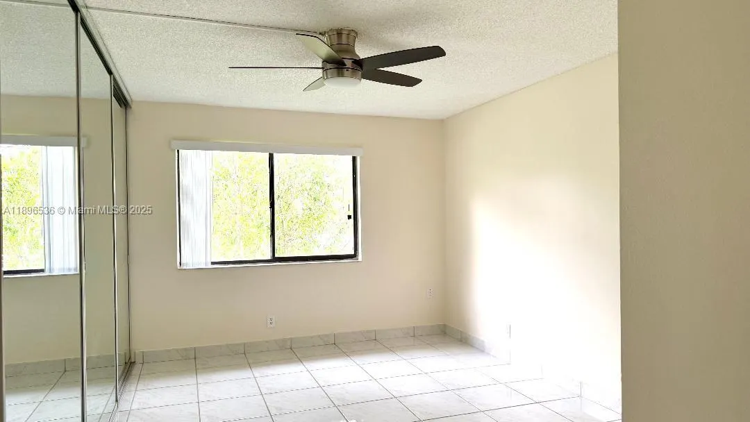 16168 Laurel Dr, #201