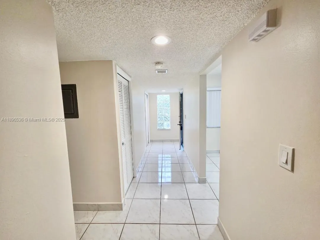 16168 Laurel Dr, #201