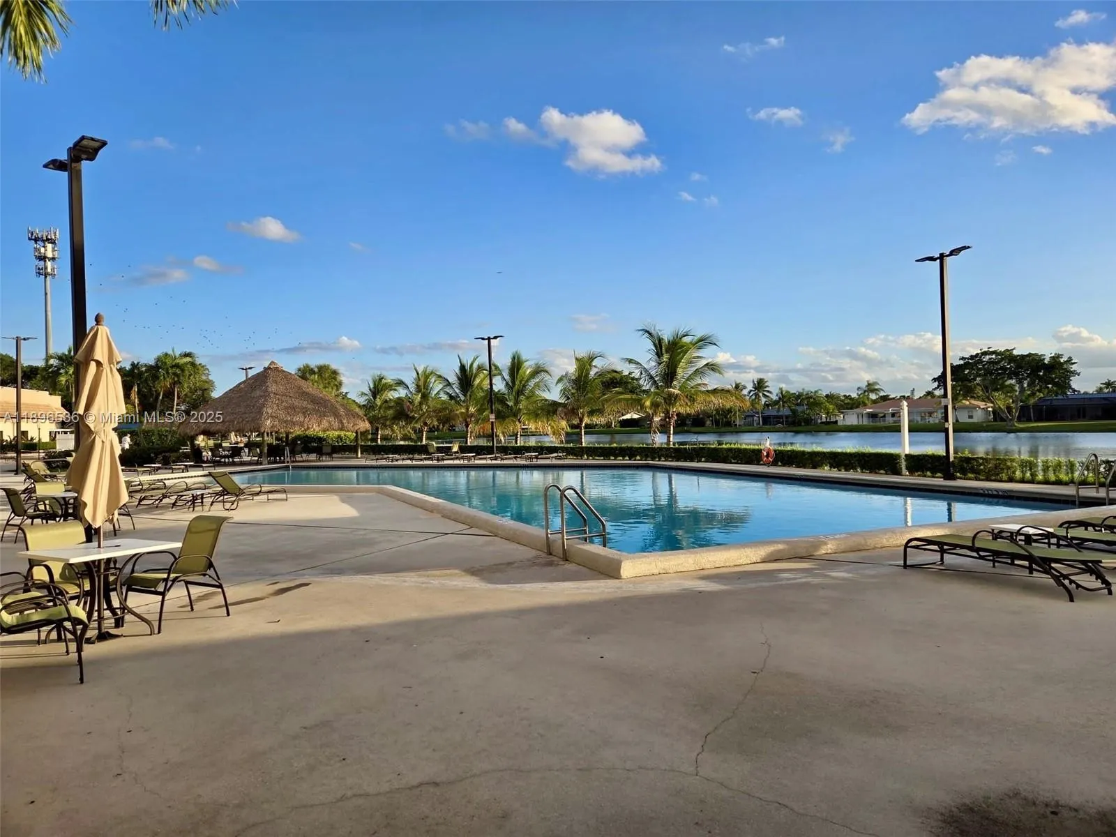 16168 Laurel Dr, #201