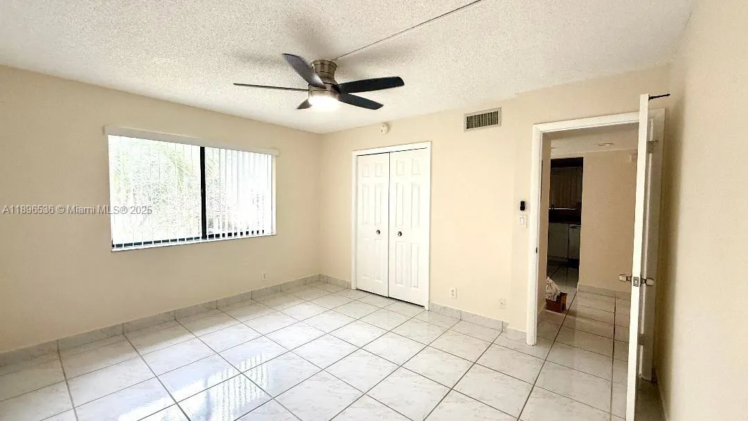 16168 Laurel Dr, #201