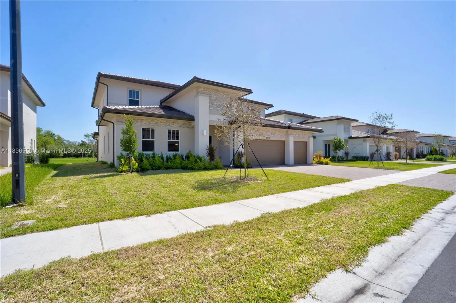 4390 SW 122nd Ter