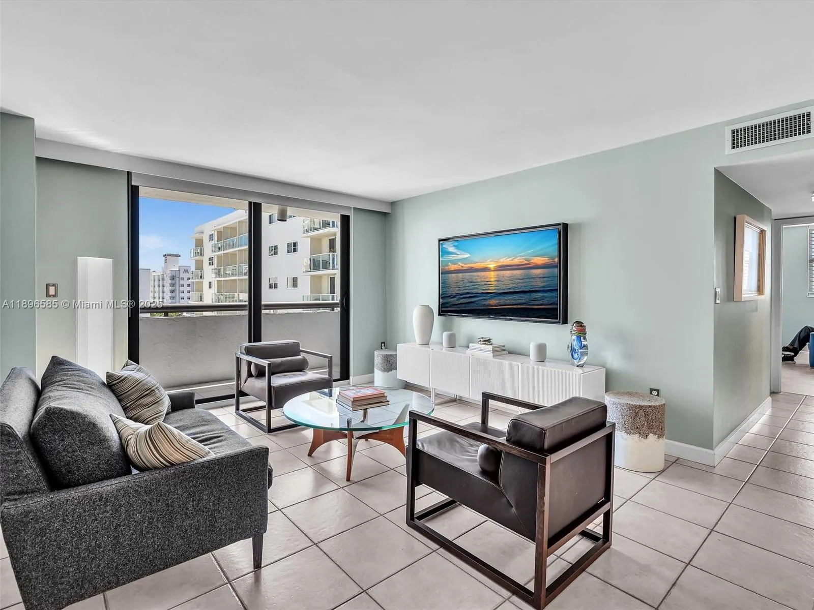 1775 Washington Ave, #8B