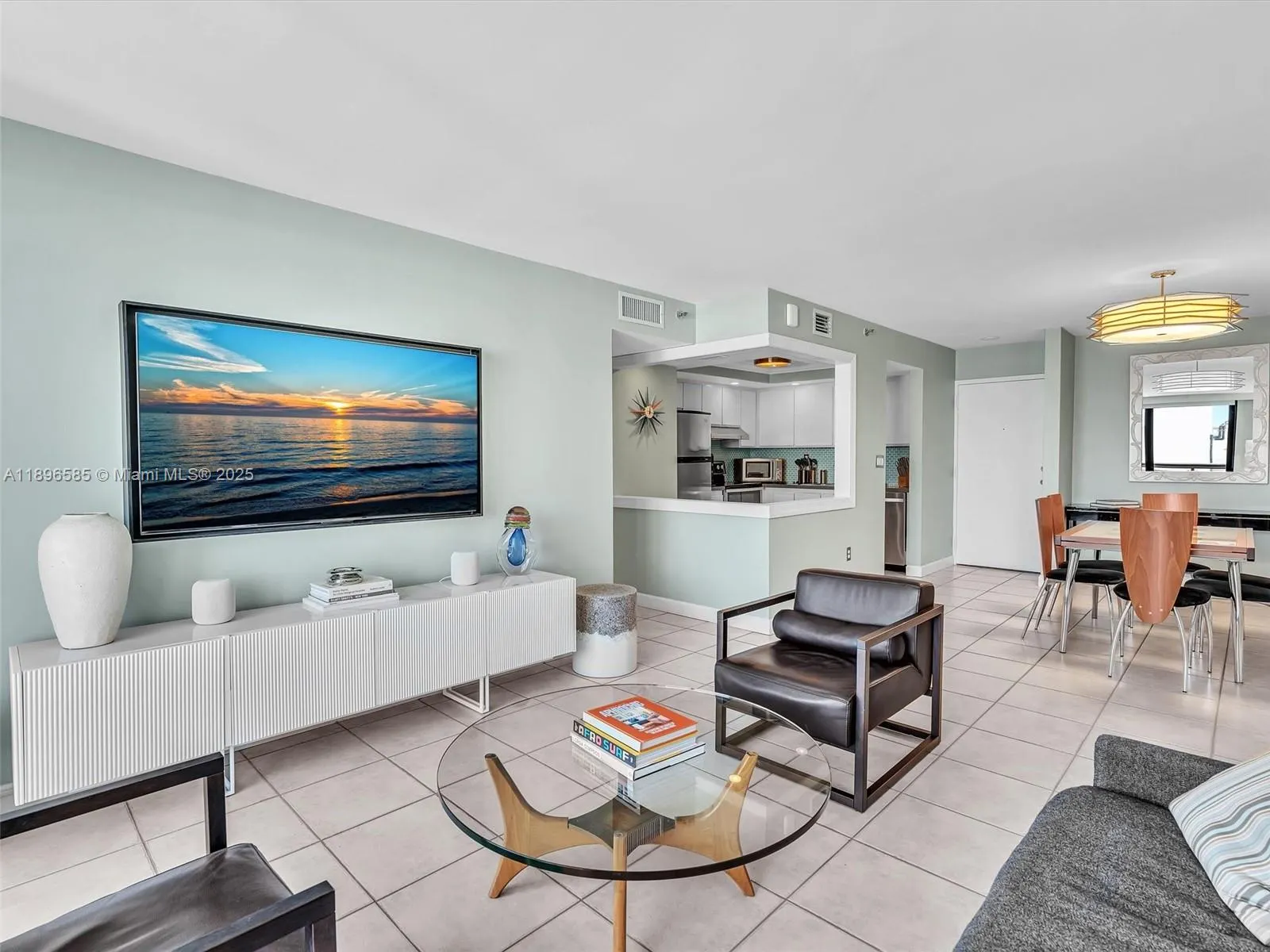 1775 Washington Ave, #8B