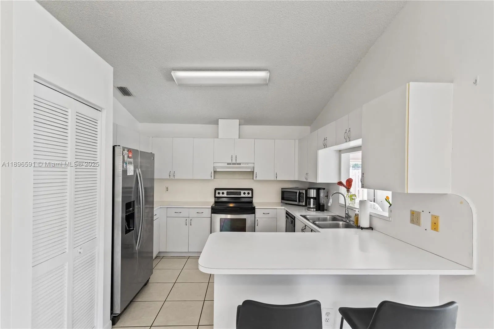 6090 NW 179th Ter