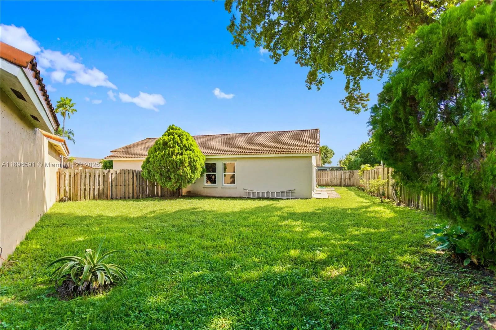 6090 NW 179th Ter