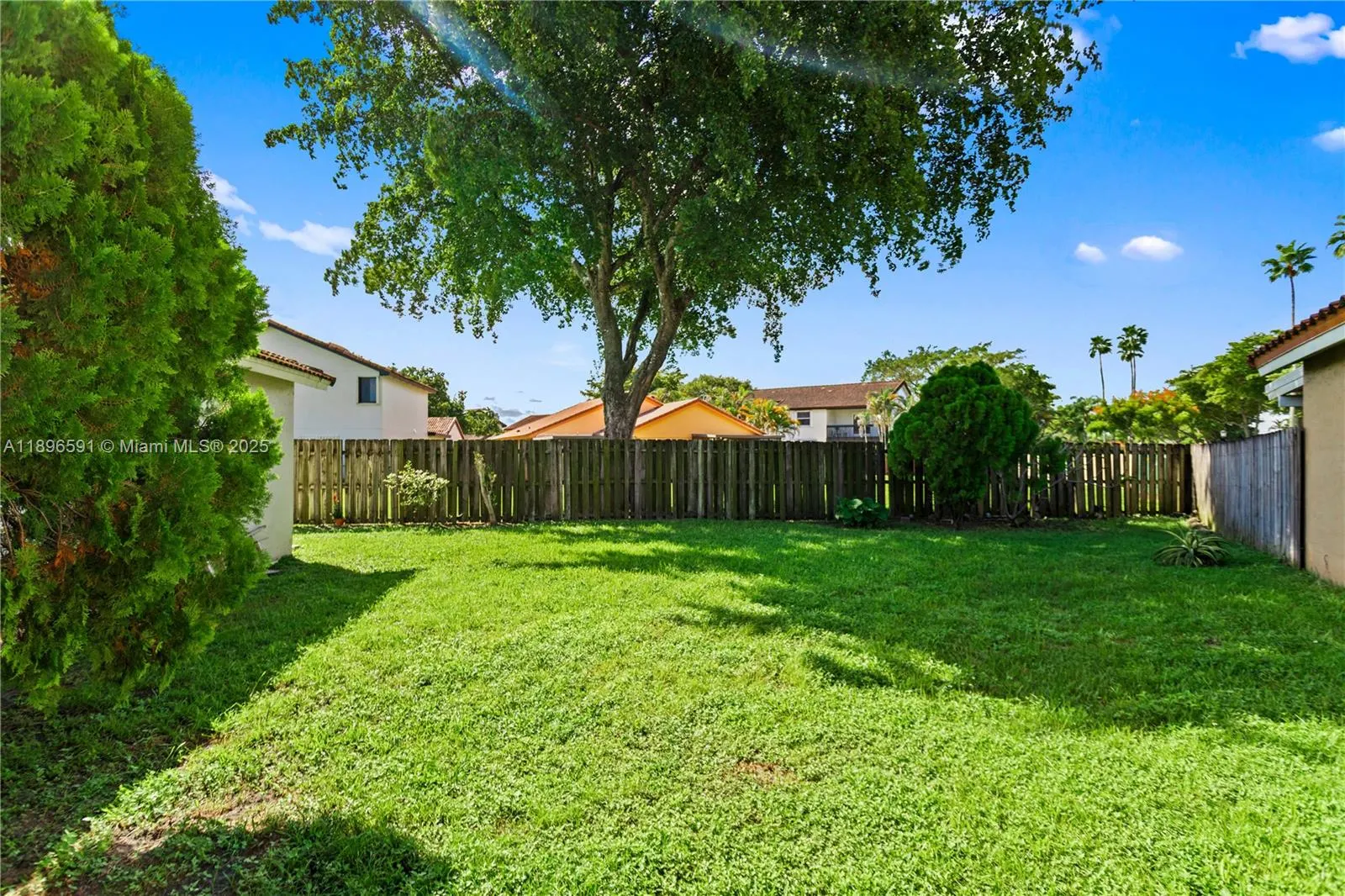 6090 NW 179th Ter