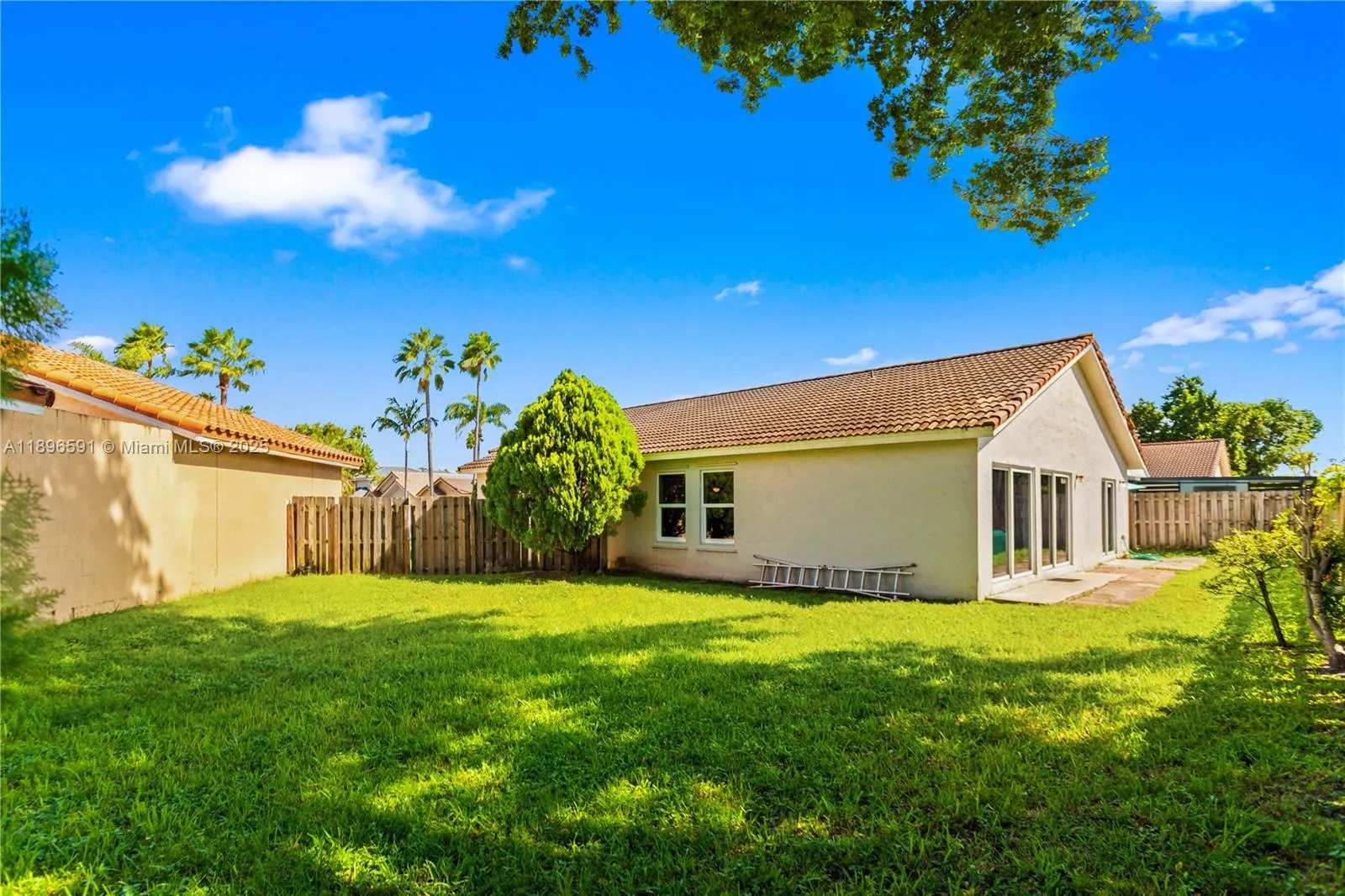 6090 NW 179th Ter