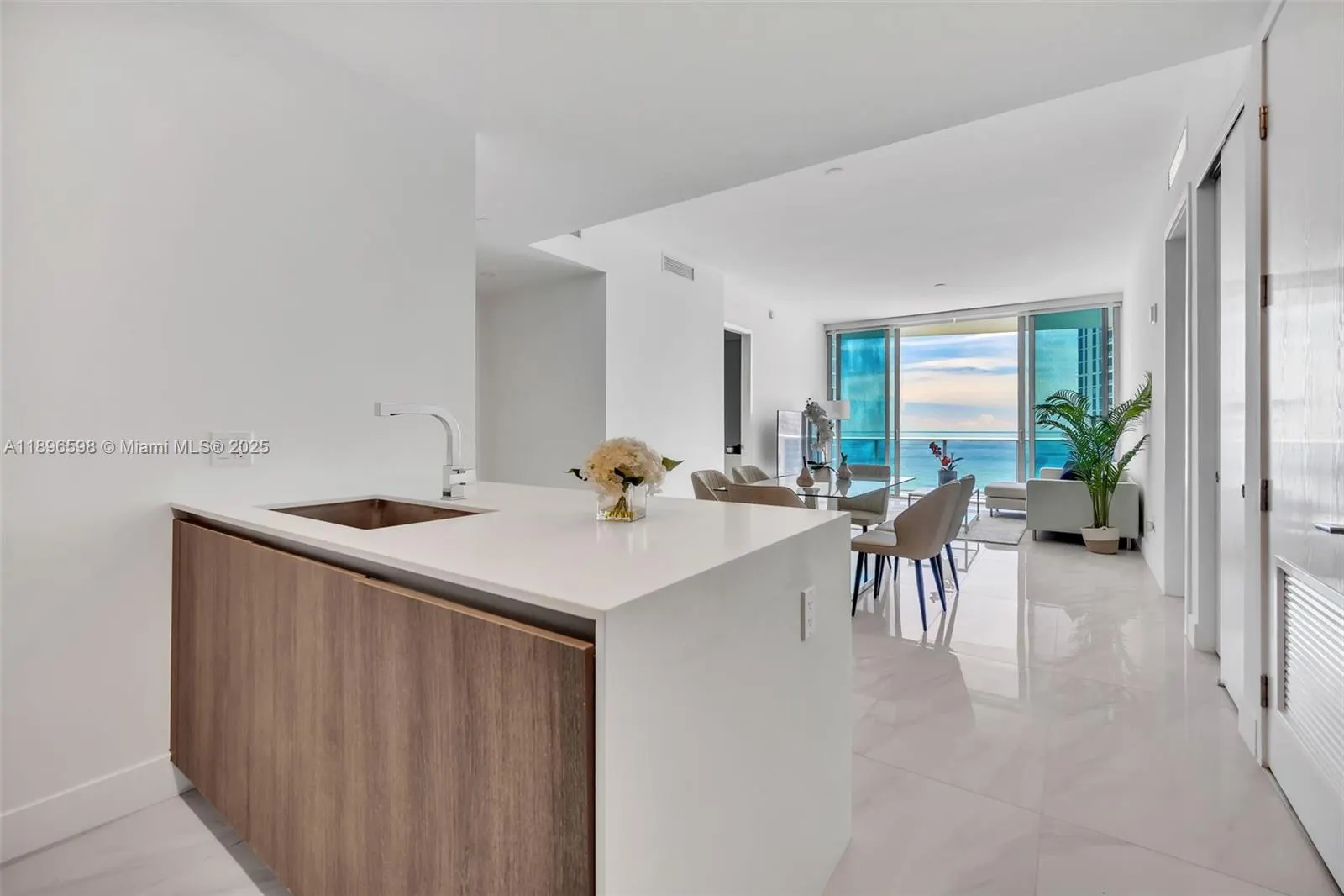 17550 Collins Ave, #1003