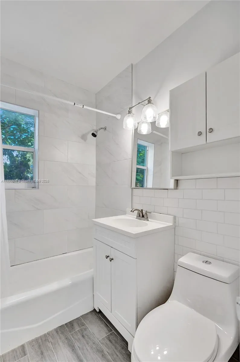 119 SW 22nd Ave