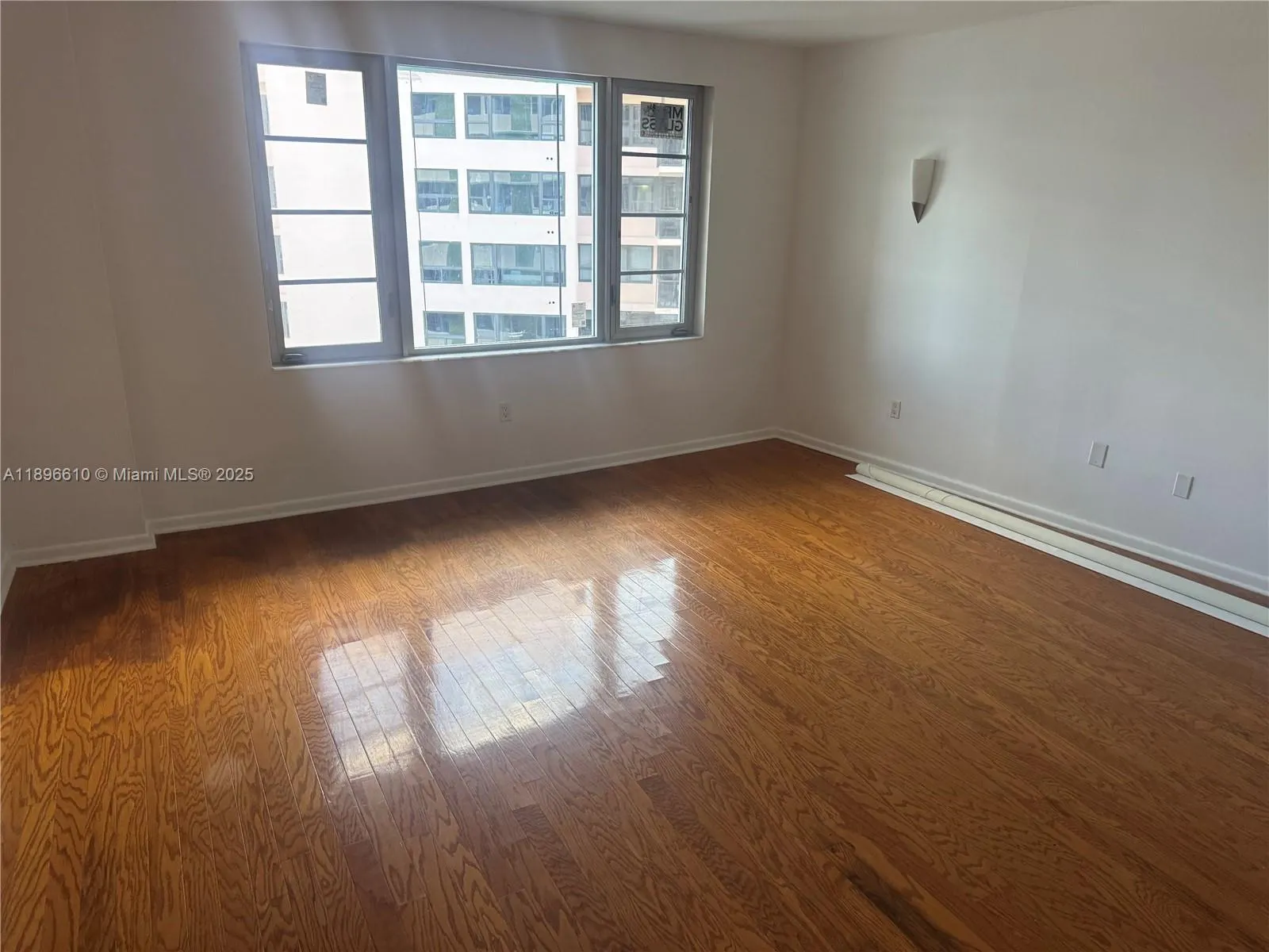 5255 Collins Ave, #11B