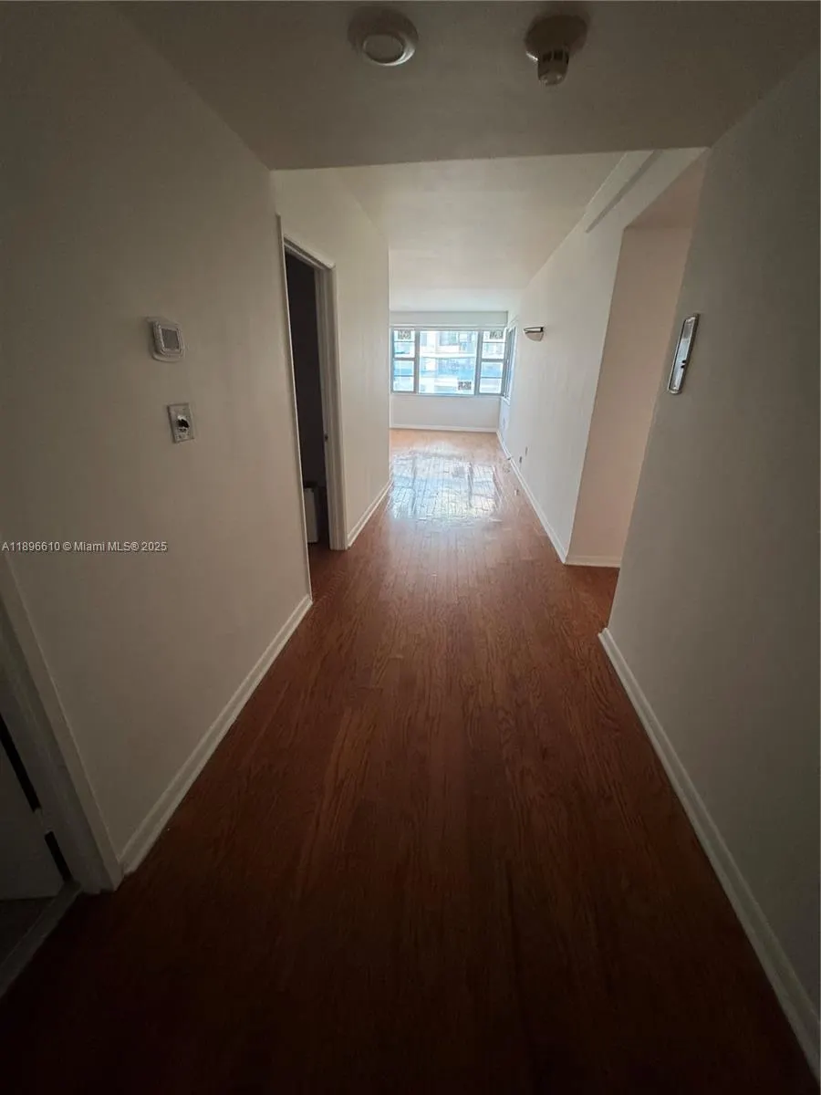 5255 Collins Ave, #11B