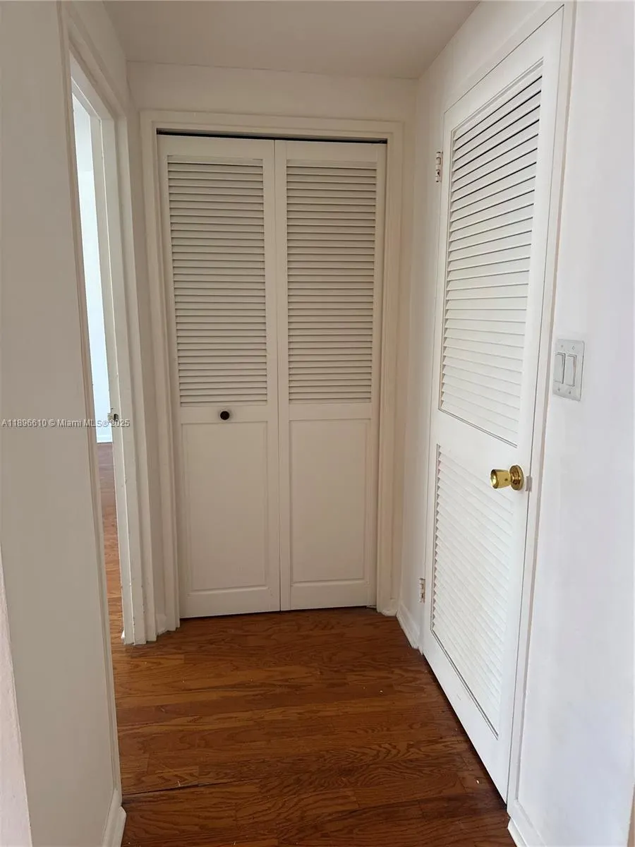5255 Collins Ave, #11B