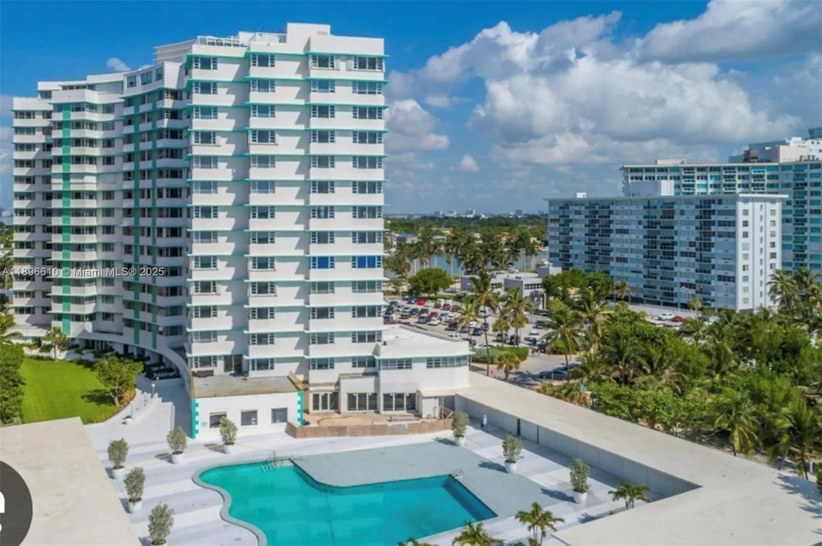 5255 Collins Ave, #11B