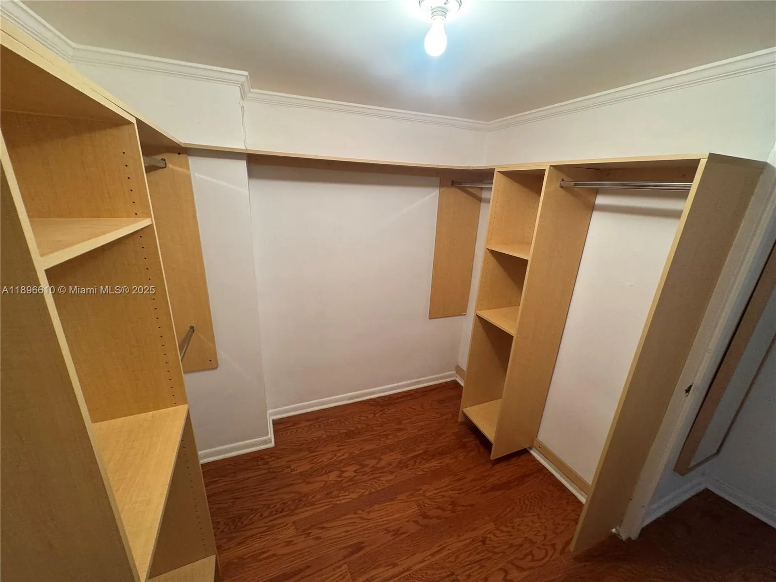 5255 Collins Ave, #11B