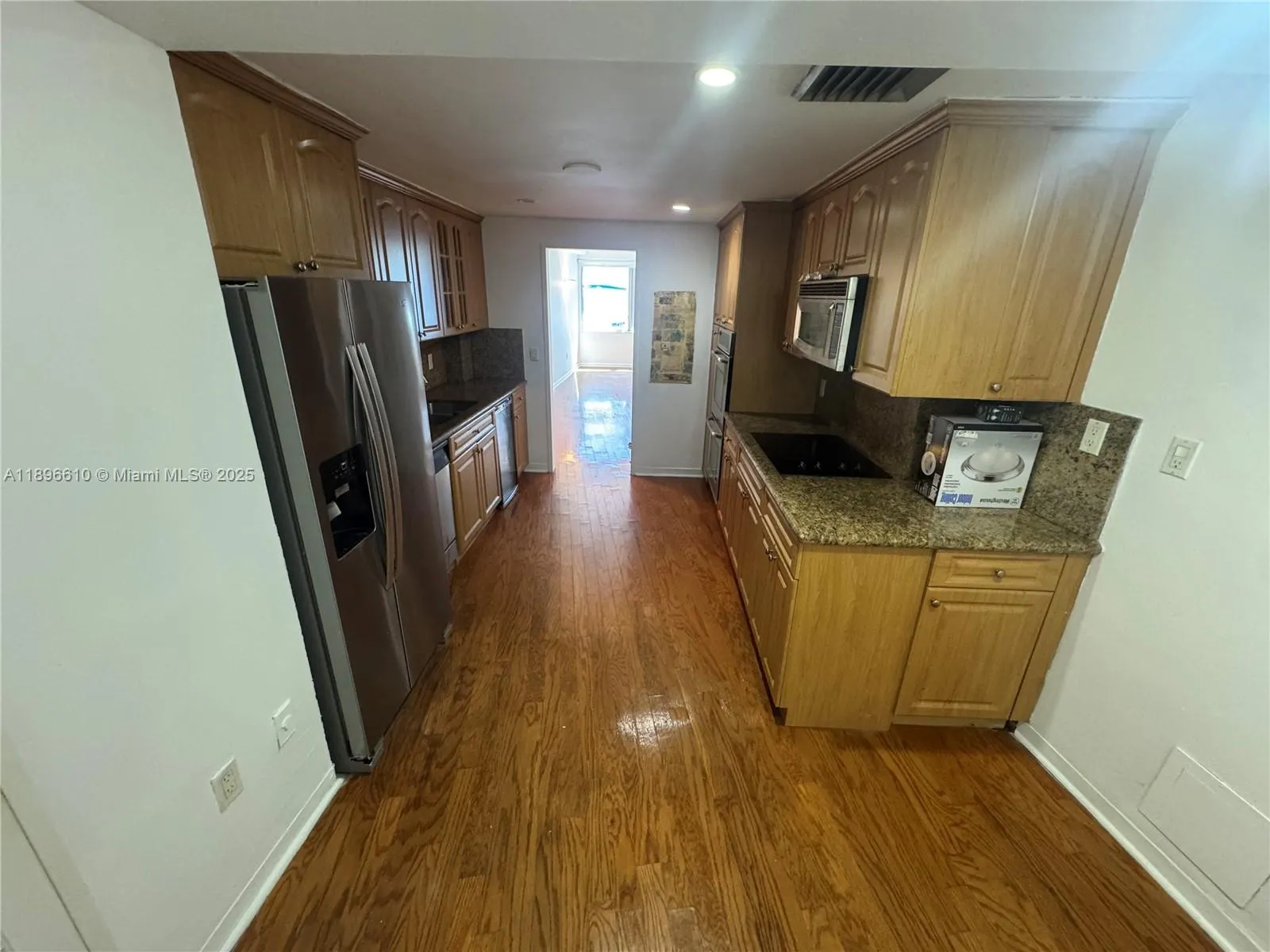 5255 Collins Ave, #11B