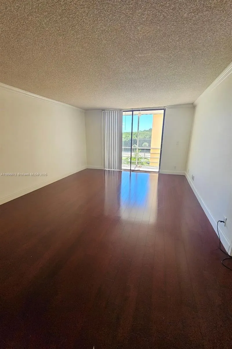 2935 NE 163rd St, #5T