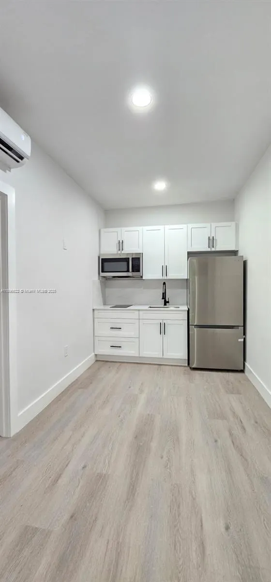 2425 SW 6th St, #4