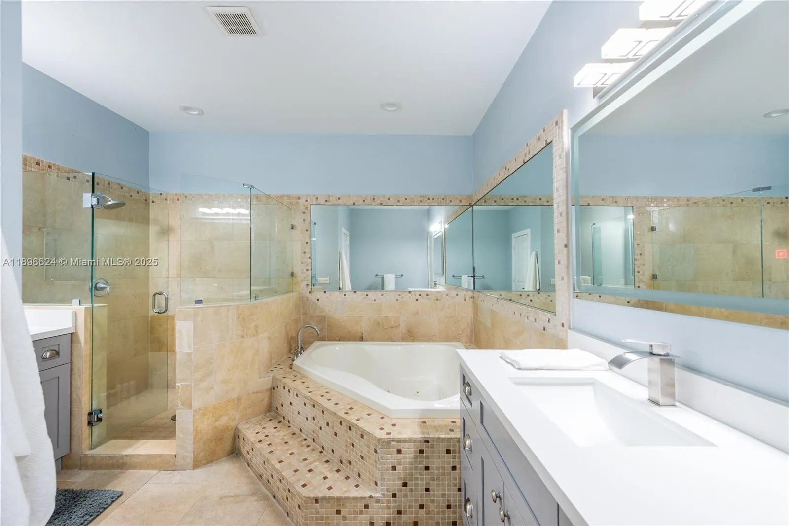 3056 New York St, #3056