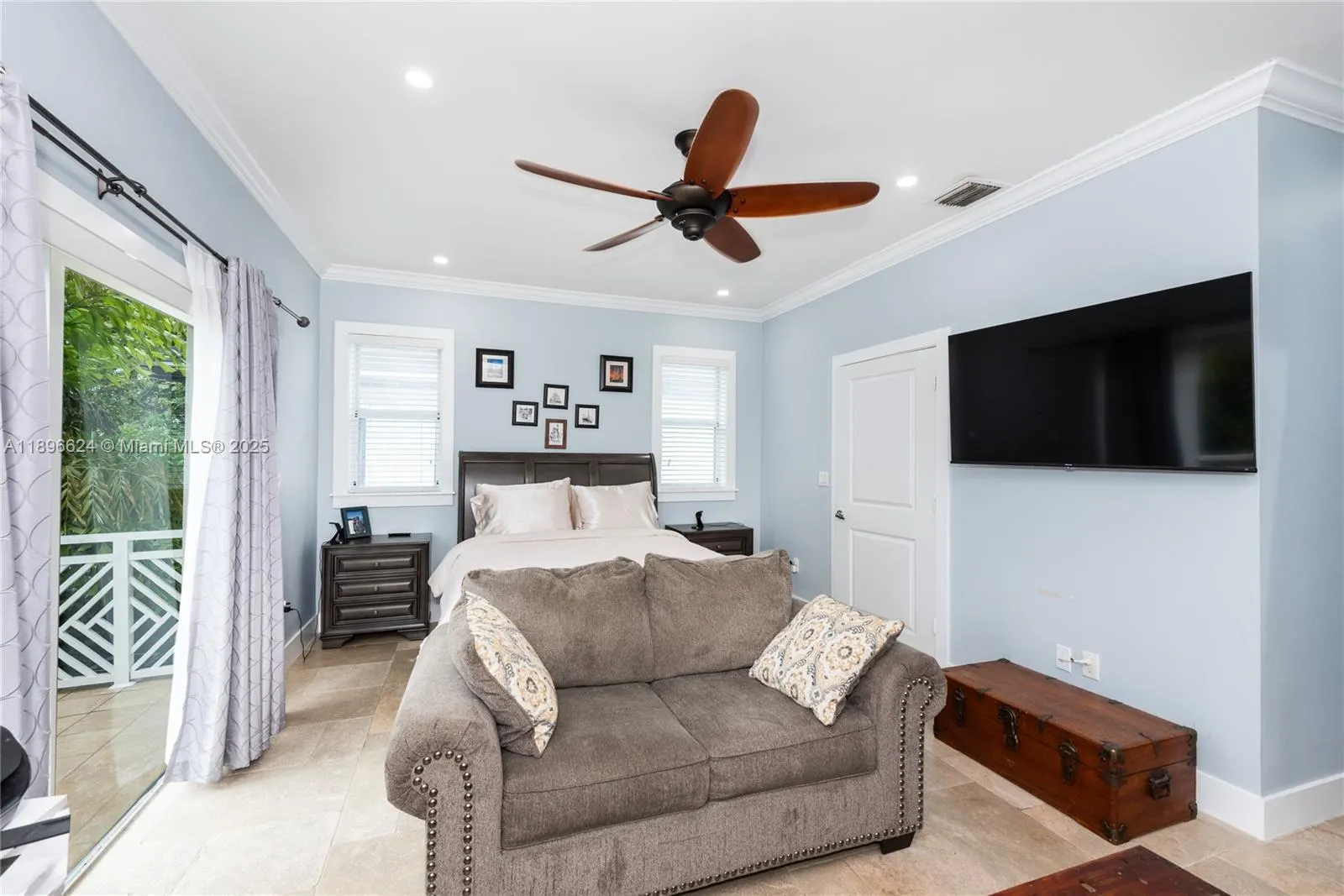 3056 New York St, #3056