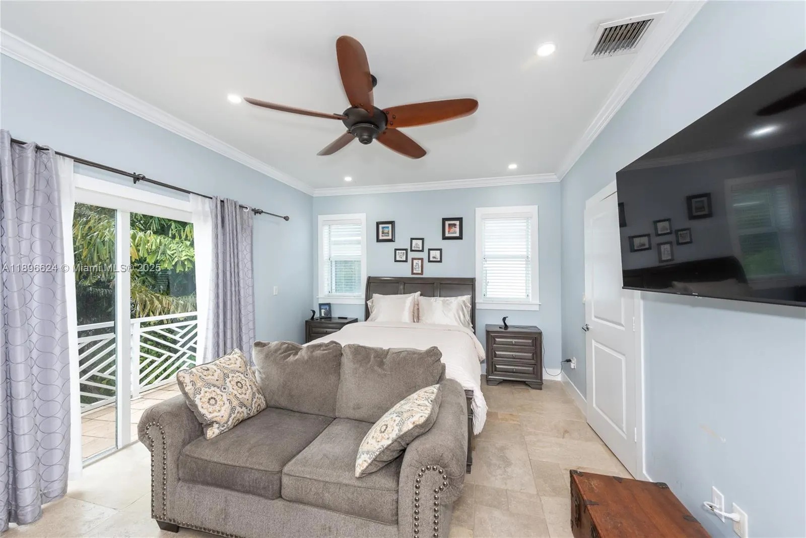 3056 New York St, #3056