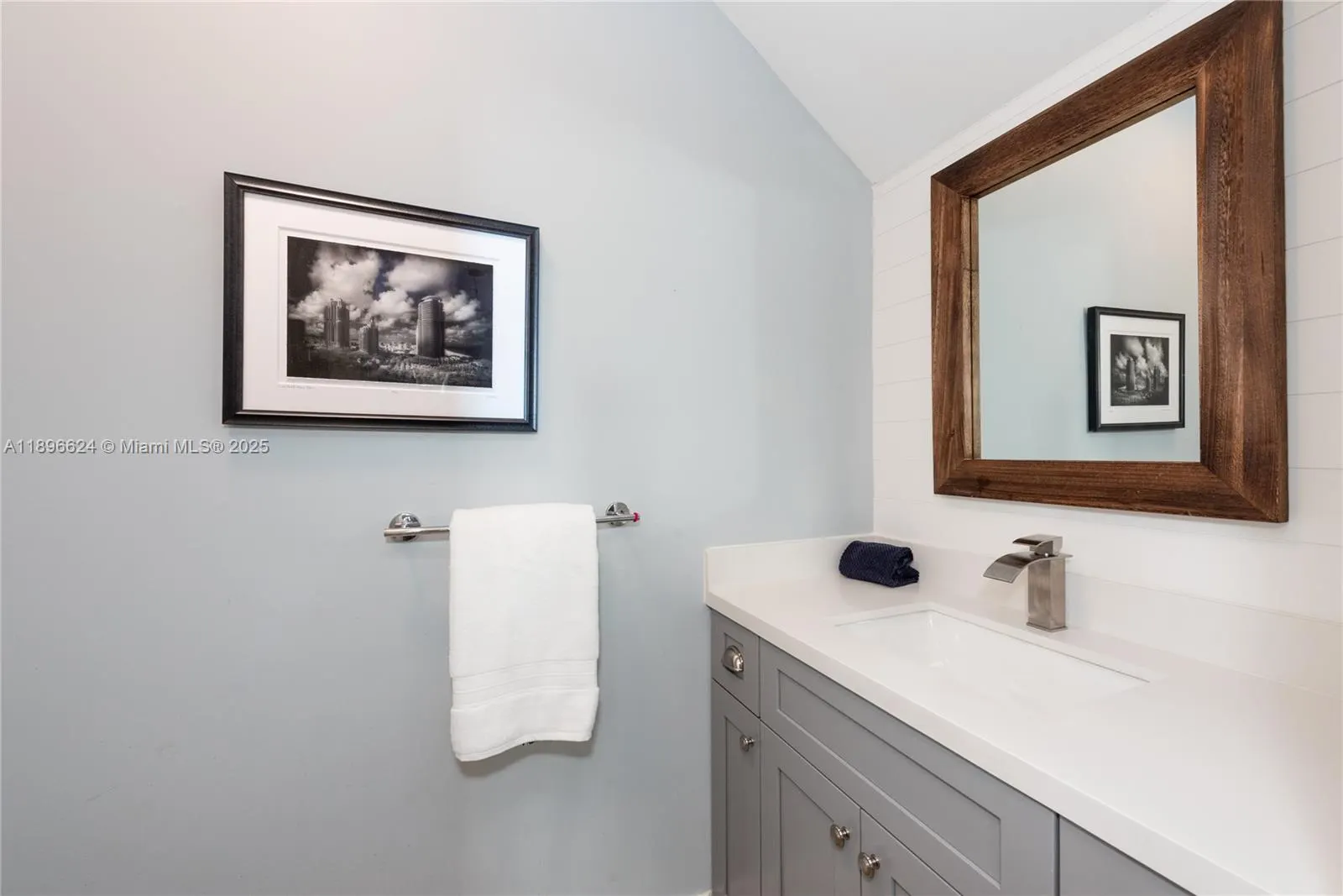3056 New York St, #3056