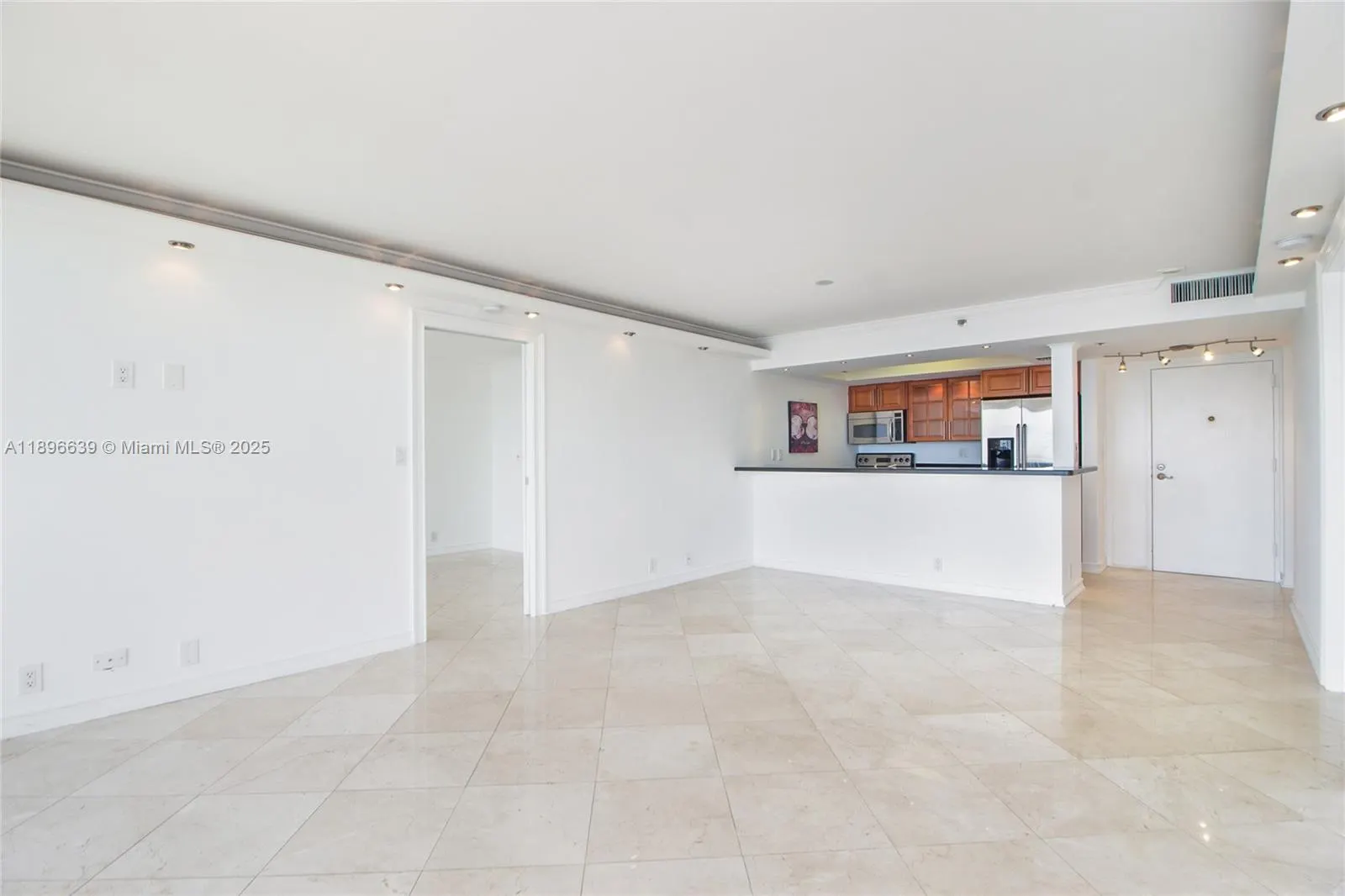 7601 E Treasure Dr, #1219