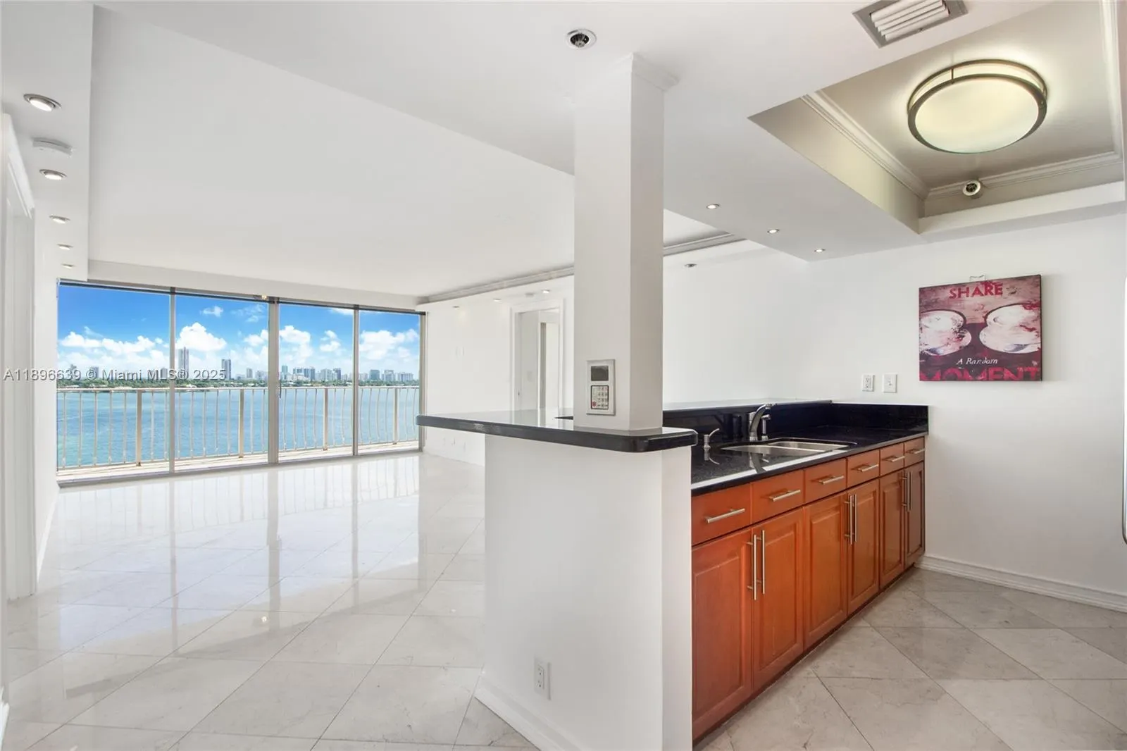 7601 E Treasure Dr, #1219