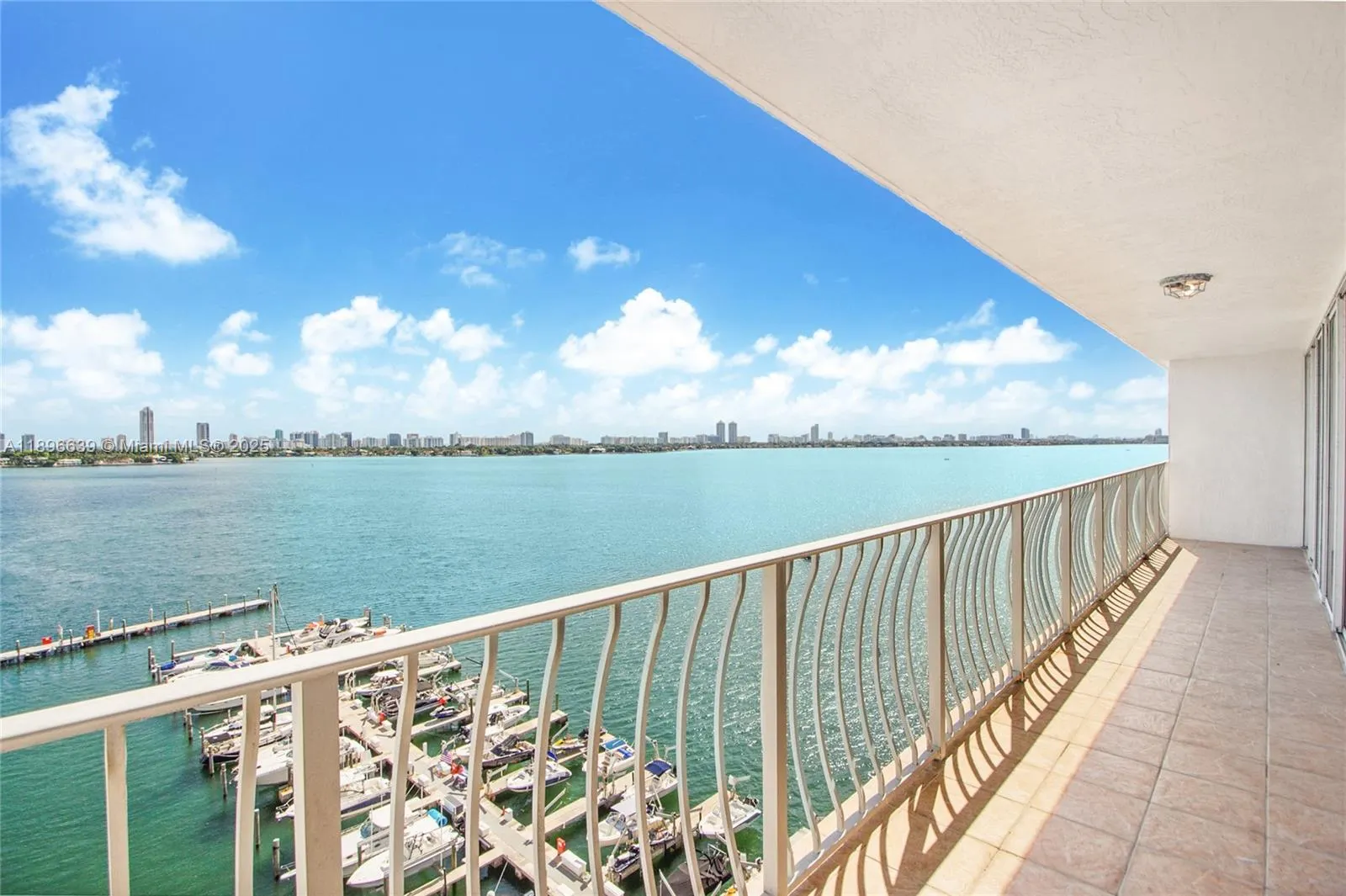 7601 E Treasure Dr, #1219