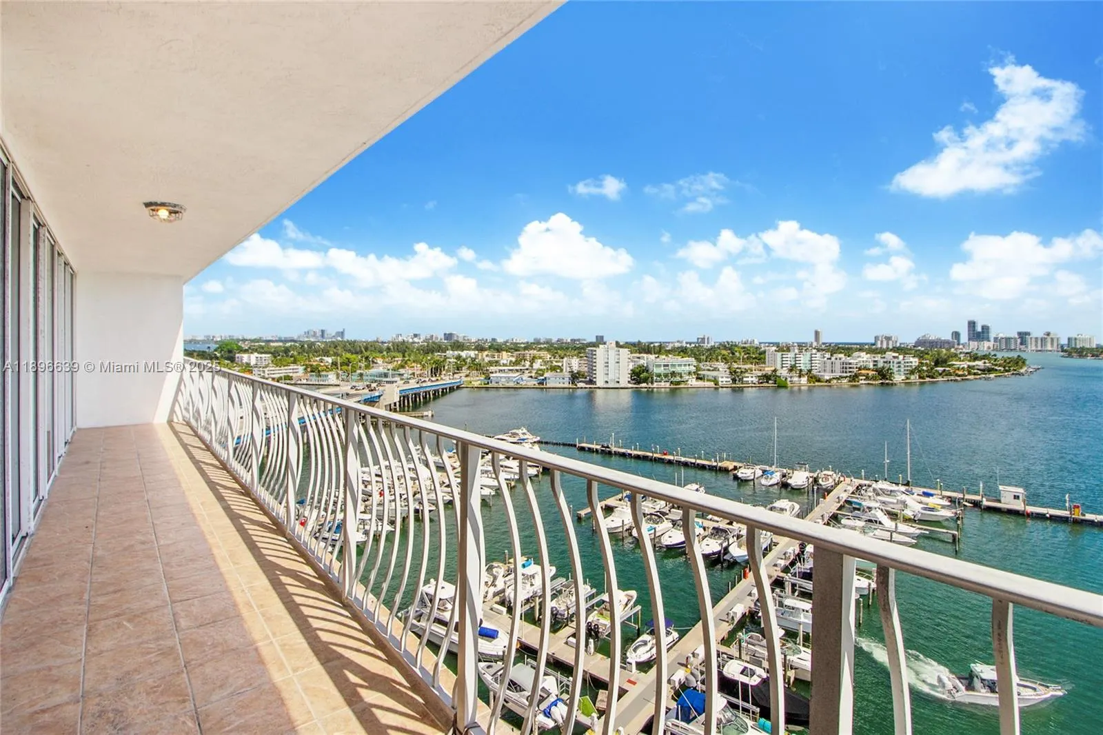 7601 E Treasure Dr, #1219