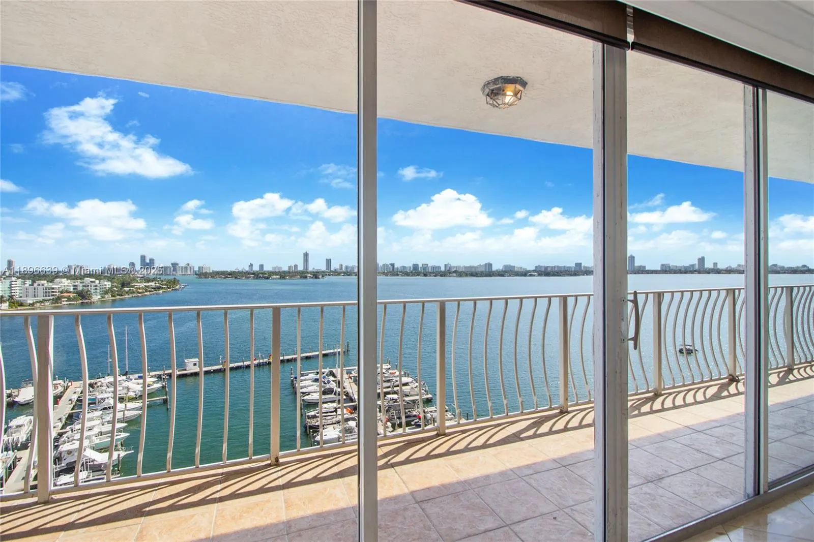 7601 E Treasure Dr, #1219