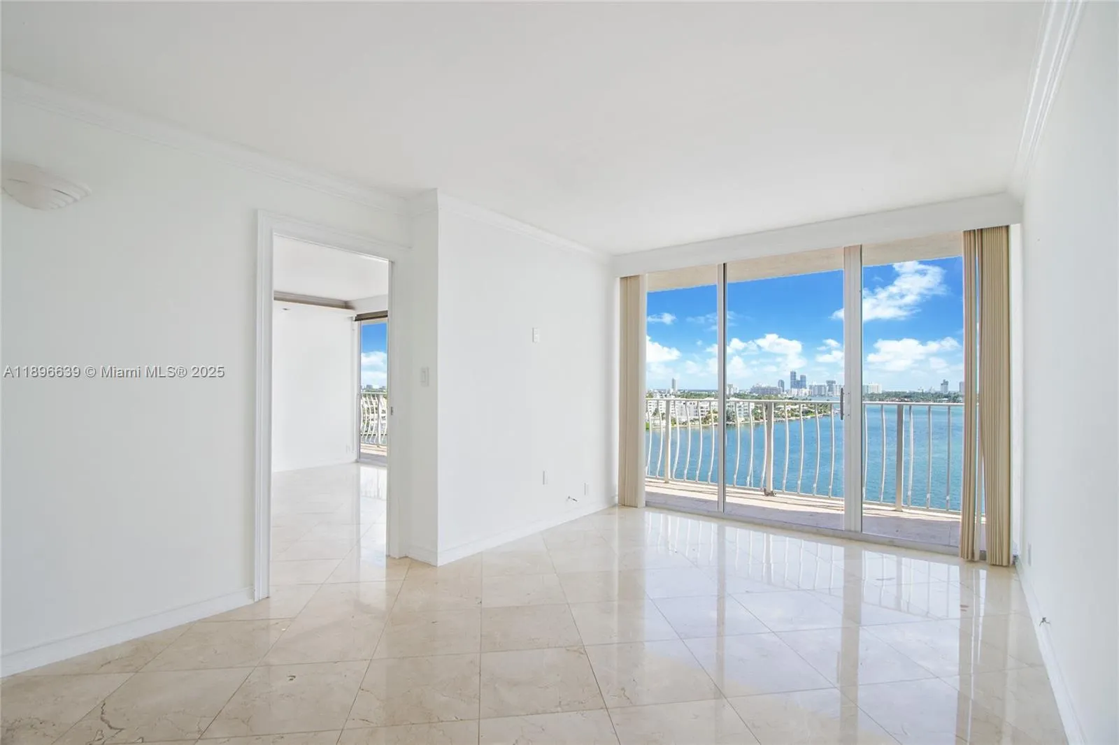 7601 E Treasure Dr, #1219