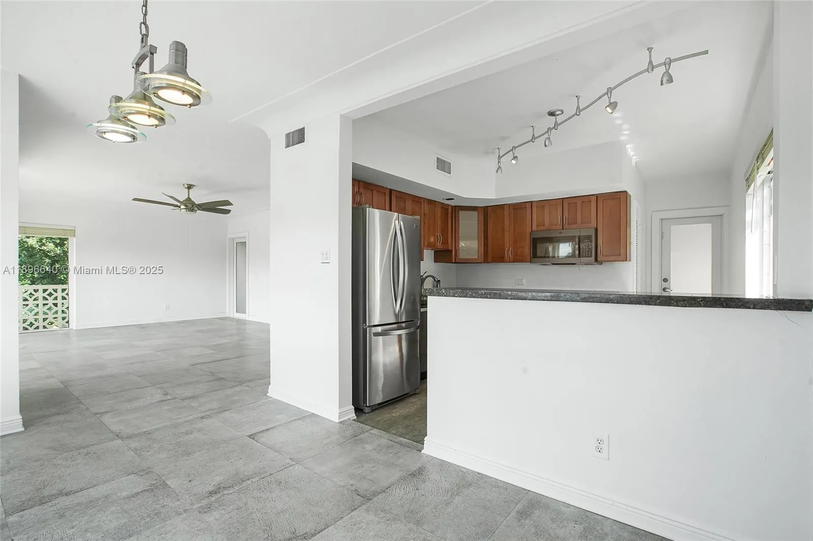 10110 W Bay Harbor Dr, #4